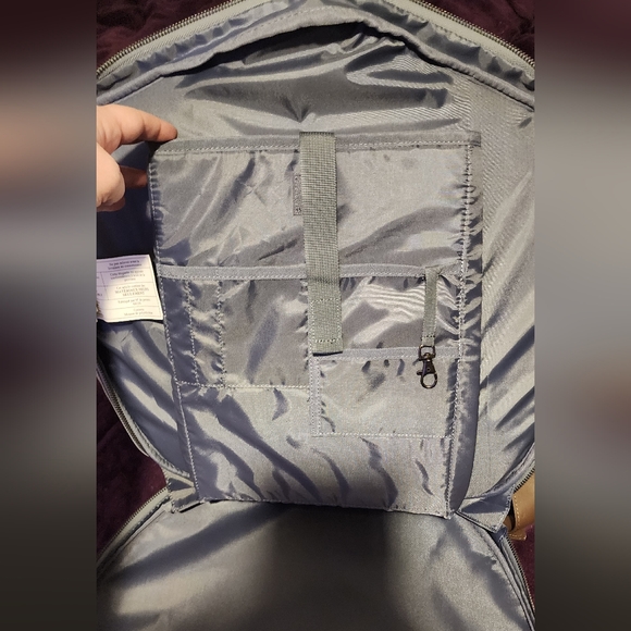 Legend of Zelda Hylian Shield Laptop Case - Picture 5 of 6